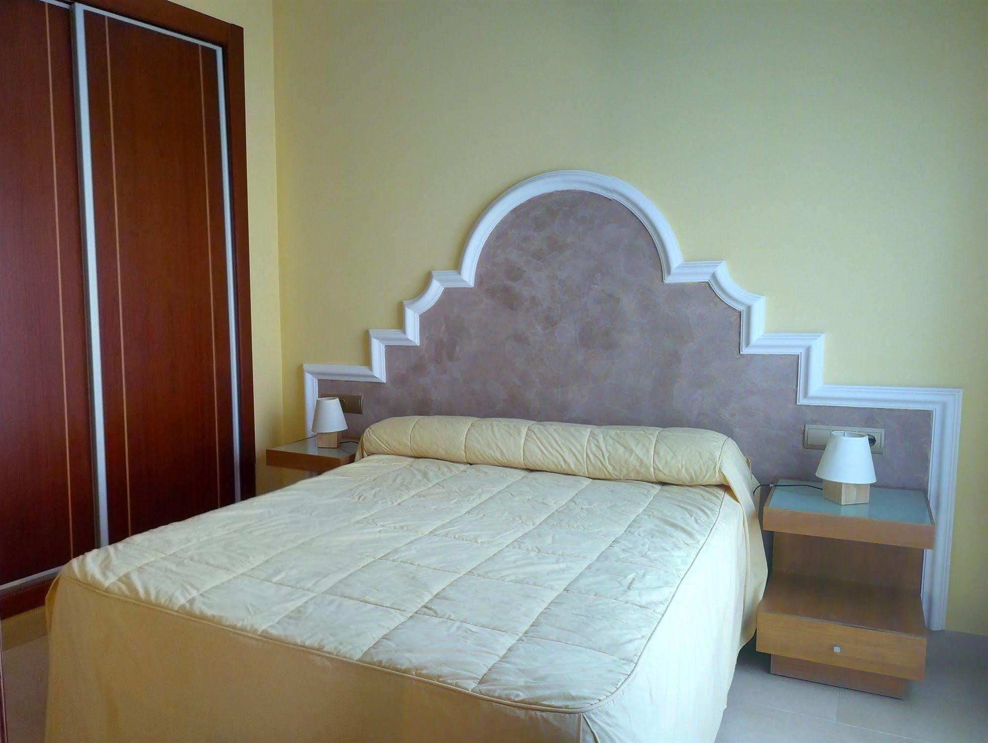 Apartamentos Suites Oficentro Malaga Ngoại thất bức ảnh